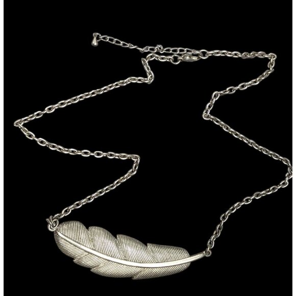 Nature Inspired Silver Tone Feather Necklace - Picture 1 of 6